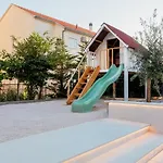 Heated Pool Kalega Апартаменты Сплит