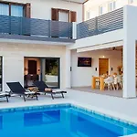 Heated Pool Kalega Apartament