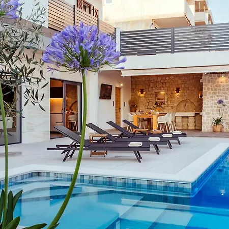 Heated Pool Kalega * سبليت