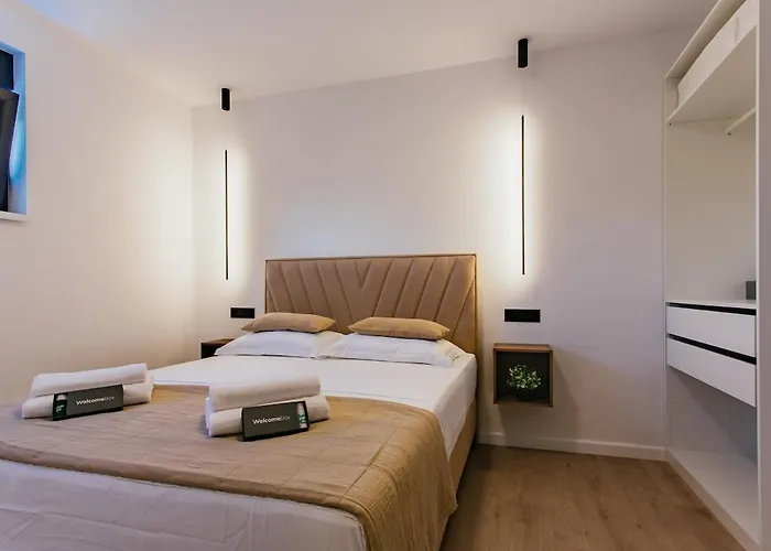 Heated Pool Kalega アパート スプリト