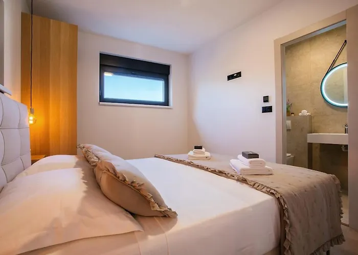 Heated Pool Kalega スプリト