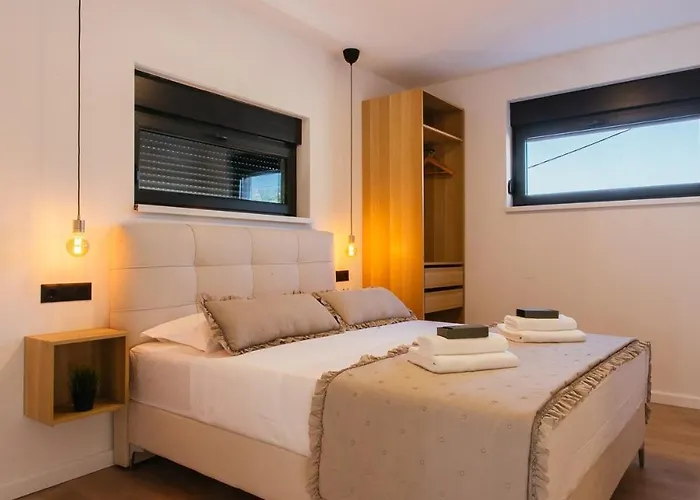 Heated Pool Kalega Split